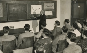 A class in Crosby Hall in the early 1950s. 