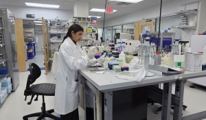 Lab worker at Ernexa Therapeutics. 