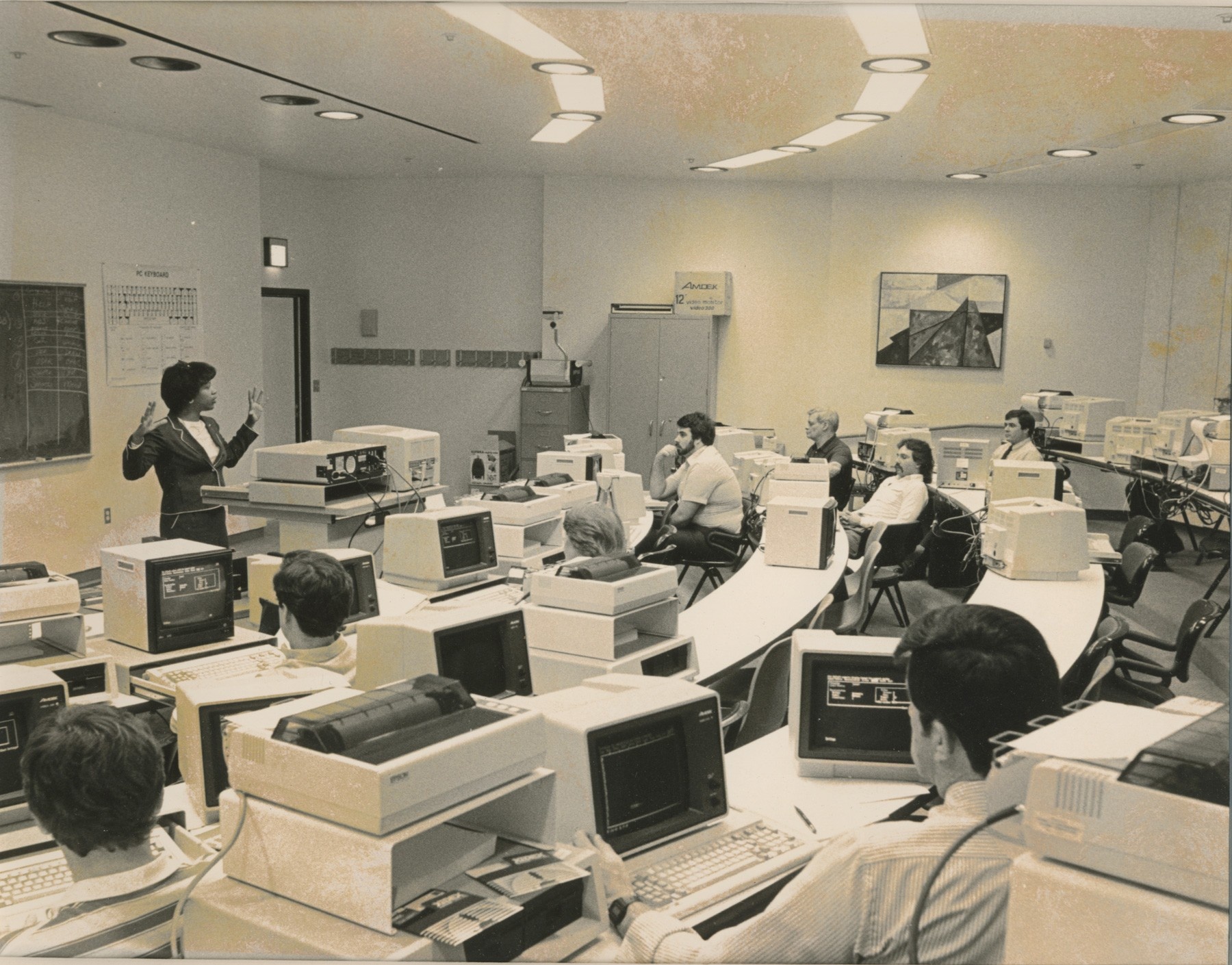 Zoom image: A "state-of-the-art" classroom in the Jacobs Management Center, which opened in 1985. 