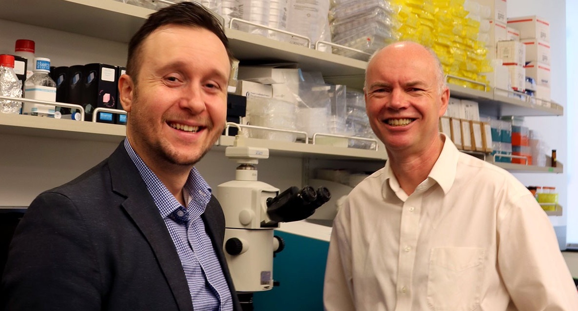 Sellitto and Snell in a research lab.