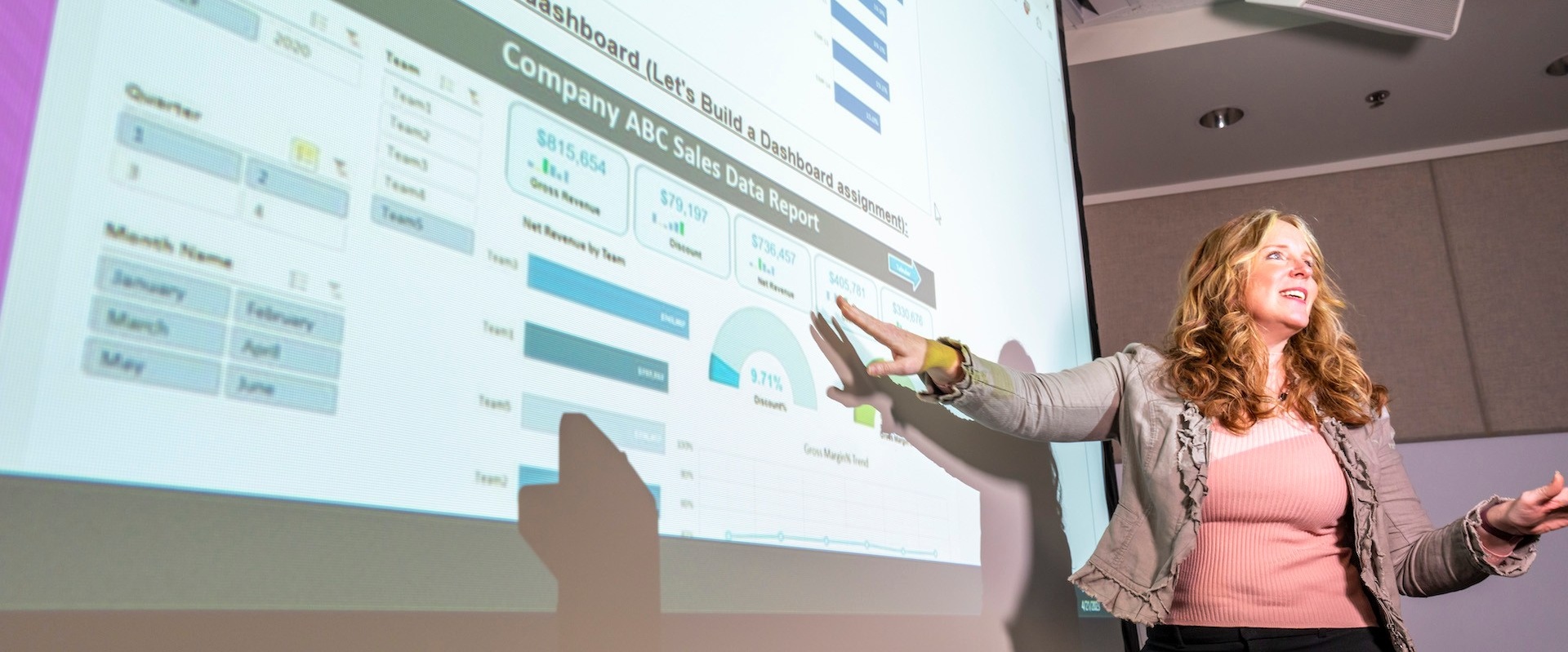 Professor Dianna Cichocki teaching an online course.