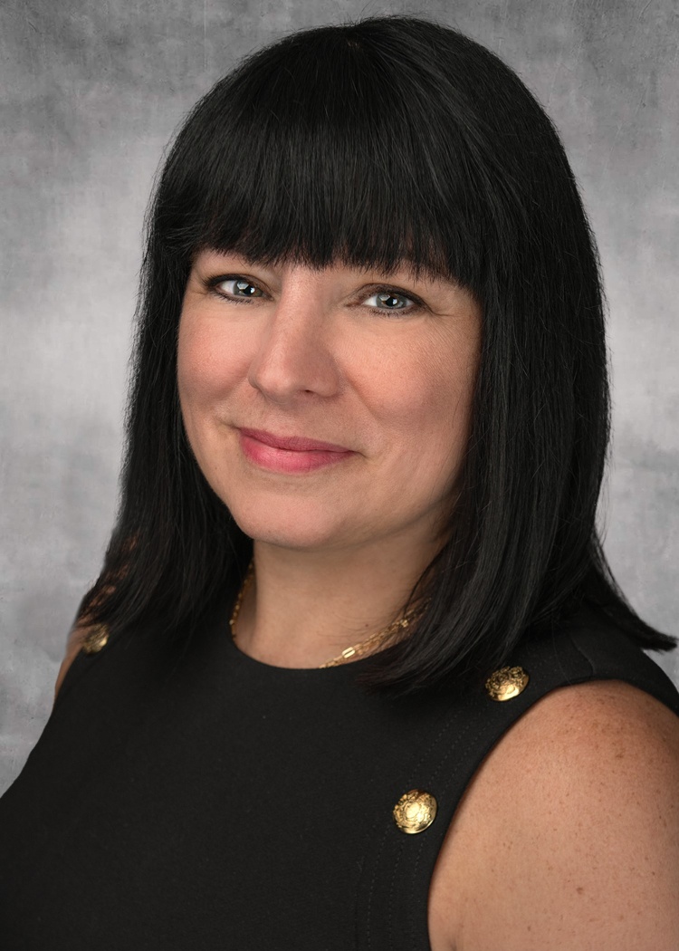headshot of Molly Anderson Oliver. 