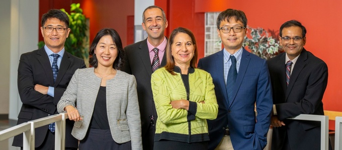 School of Management faculty members. 